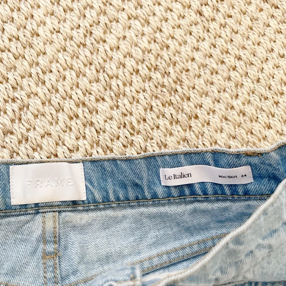 Frame le italien denim Mini skirt size 24 light wash